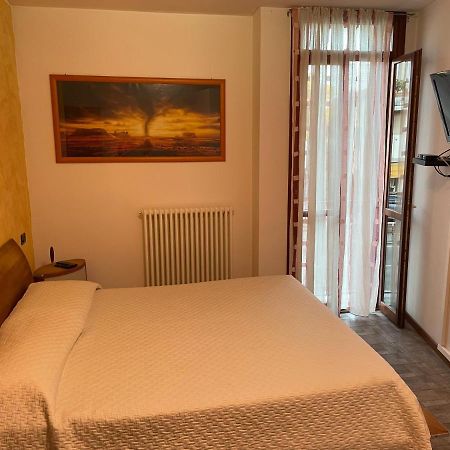 Intero Appartamento Parma - Con Sky Wi-Fi E Tv - Zona Fiera Roncopascolo Exterior photo